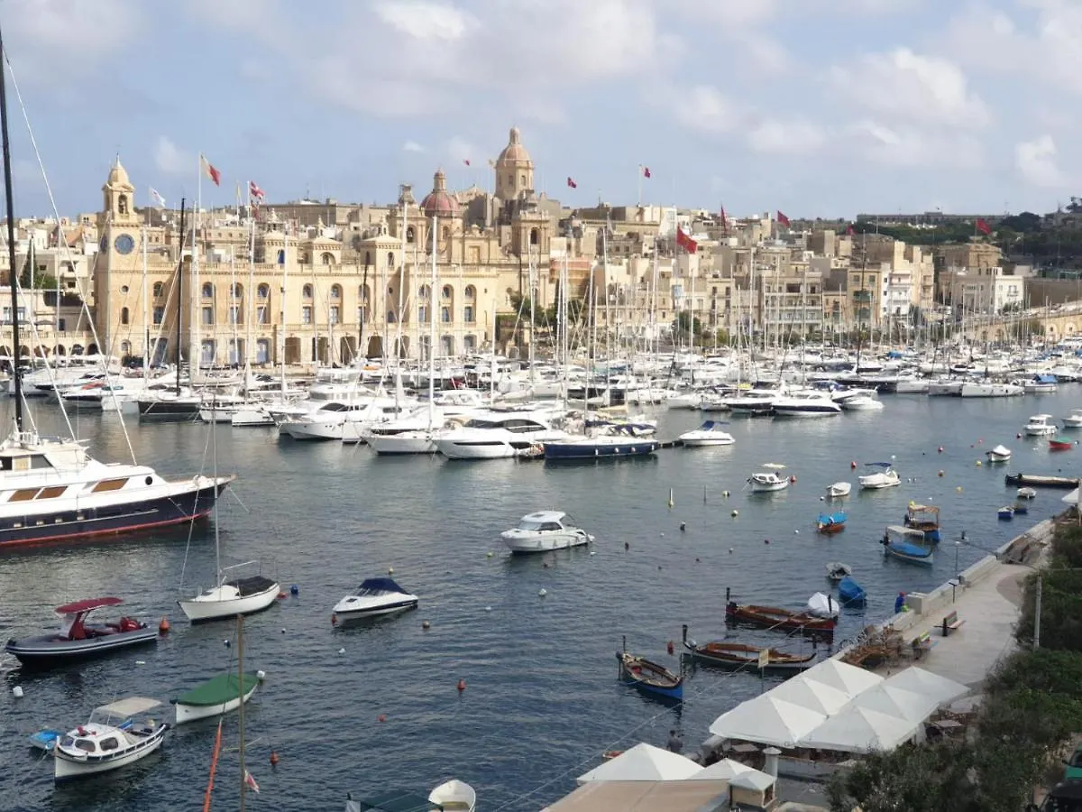 Entire Senglea Seaview Town House Villa