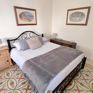 Ellas Place Apartment