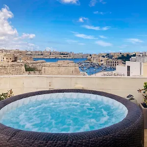 Valletta And Grand Harbour Lookout Apartment